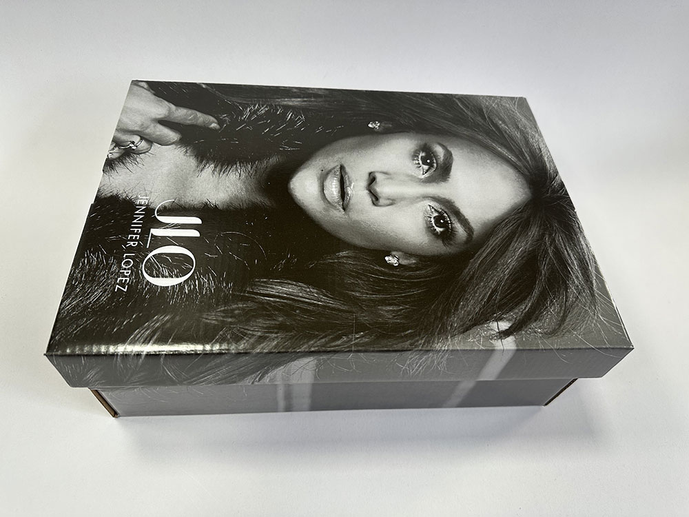 服裝(zhuāng)彩盒定制(zhi)